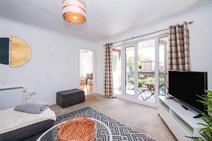 2 Bedroom Flat For Sale In Whitecross Gardens, York, YO31