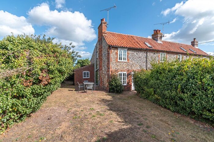 2 Bedroom Cottage For Sale In Back Lane, Burnham Market, PE31