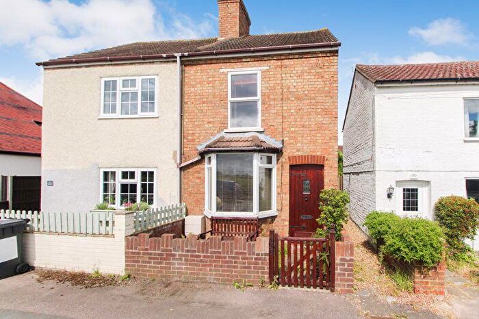 3 Bedroom Semi Detached House To Rent In High Road, Cotton End, MK45