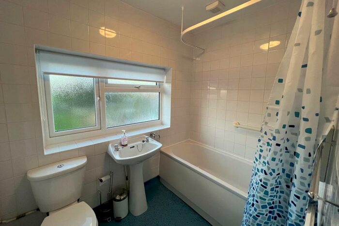 4 Bedroom Semi-Detached House To Rent In Wimborne, BH21