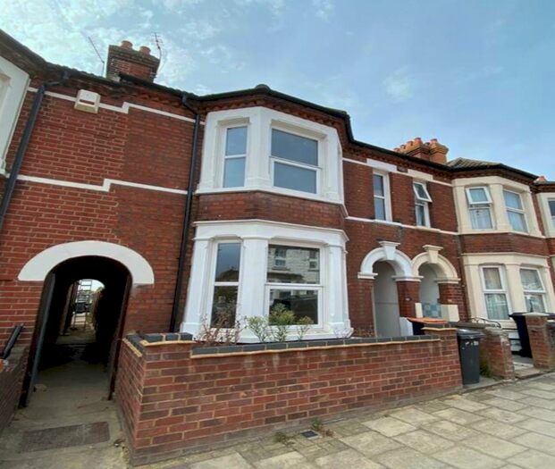3 Bedroom End Of Terrace House To Rent In Gladstone Street, Bedford, MK41