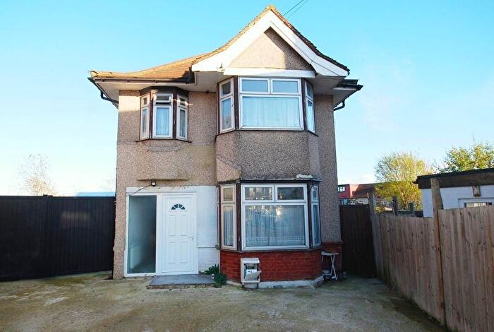 6 Bedroom Detached House For Sale In Lomond Close, Wembley, HA0