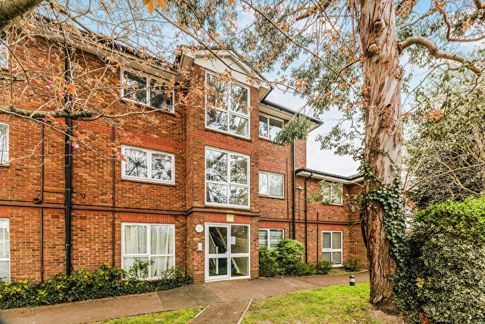 2 Bedroom Flat To Rent In Amber Court, Morden Road, Mitcham, CR4