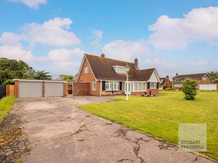 5 Bedroom Detached House For Sale In Parkland Close, Horning, Norfolk, NR12