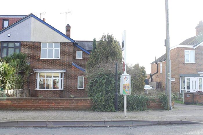 4 Bedroom Semi-Detached House To Rent In Humberstone Lane, Leicester, LE4