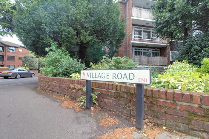2 Bedroom Apartment For Sale In Village Road, Enfield, Middlesex, EN1