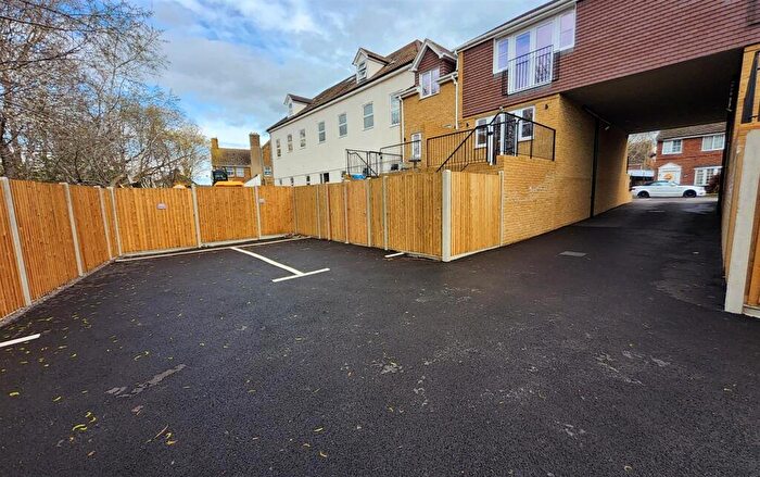 3 Bedroom House To Rent In North Road, Queenborough, ME11