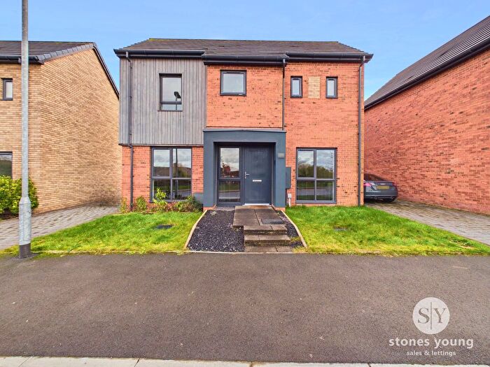 3 Bedroom Detached House For Sale In The Fallows, Blackburn, BB2
