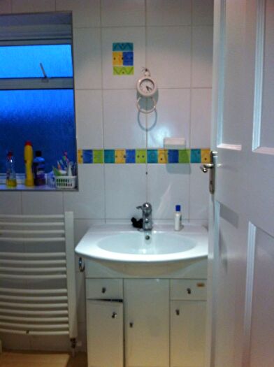 4 Bedroom Semi-Detached House To Rent In Cerne Close, Hayes, UB4