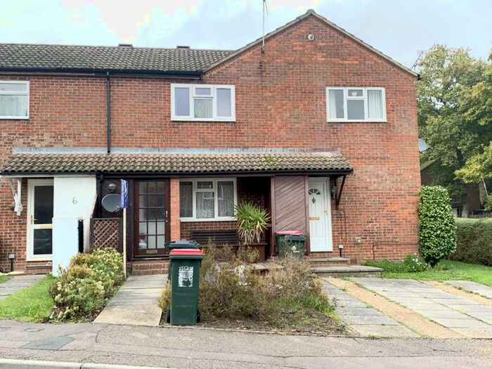 1 Bedroom Terraced House To Rent In Treeview, Tollgate Hill, RH11