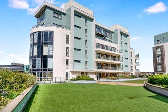 2 Bedroom Flat To Rent In Maritime Walk, Southampton, SO14