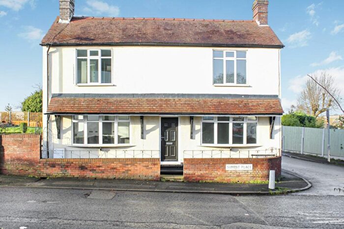 3 Bedroom Detached House To Rent In Summit Place, Lower Gornal, Dudley, DY3