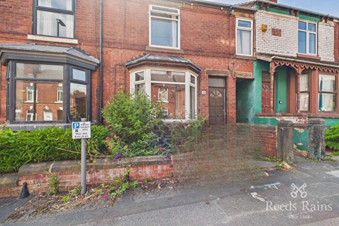 3 Bedroom Semi-Detached House For Sale In Hardwick Street, Chesterfield, Derbyshire, S41