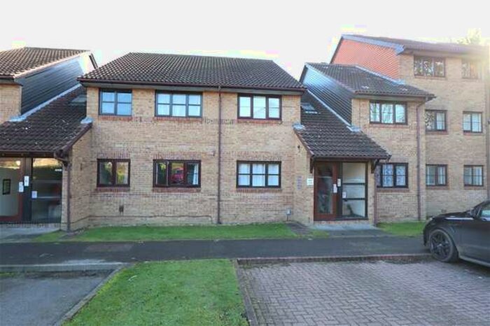1 Bedroom Flat To Rent In Milford Close, St Albans, AL4