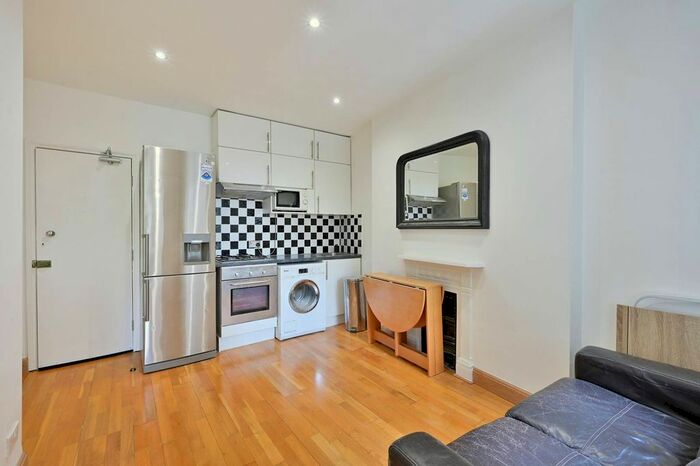 1 Bedroom Flat To Rent In Putney High Street, Putney, SW15