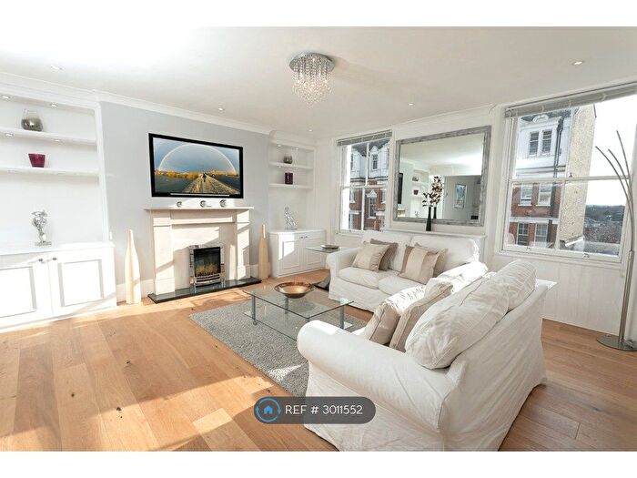 2 Bedroom Flat To Rent In Richmond Hill, Richmond, Surrey, TW10