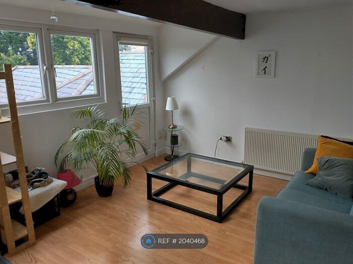 2 Bedroom Flat To Rent In Manchester Road, Chorlton Cum Hardy, Manchester, M21