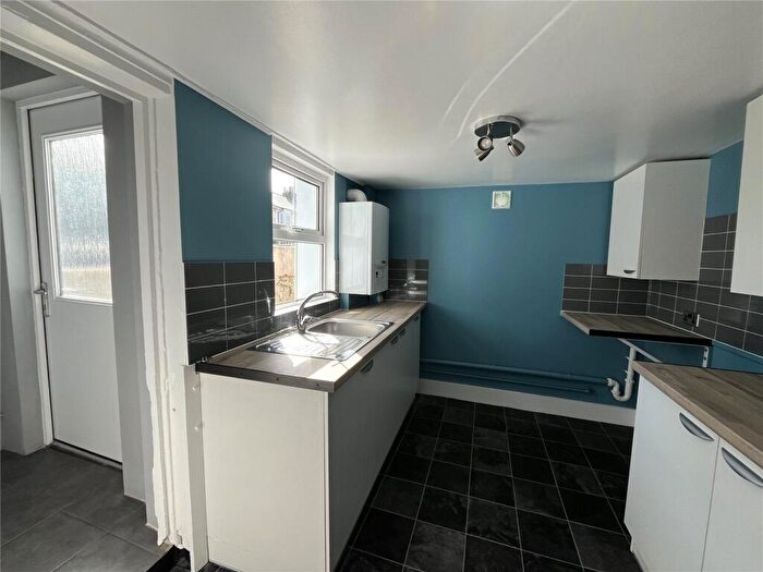2 Bedroom End Of Terrace House To Rent In Gladstone Terrace, Wick, Littlehampton, West Sussex, BN17