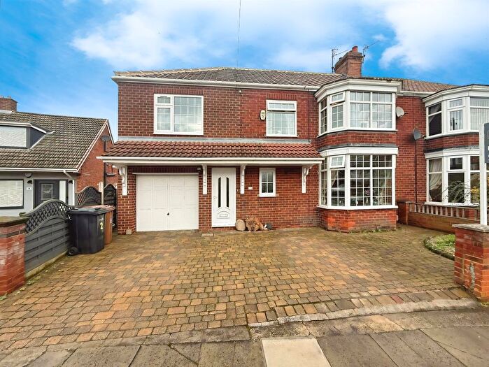 5 Bedroom Semi Detached House For Sale In Wroxton Avenue, Middlesbrough, TS5