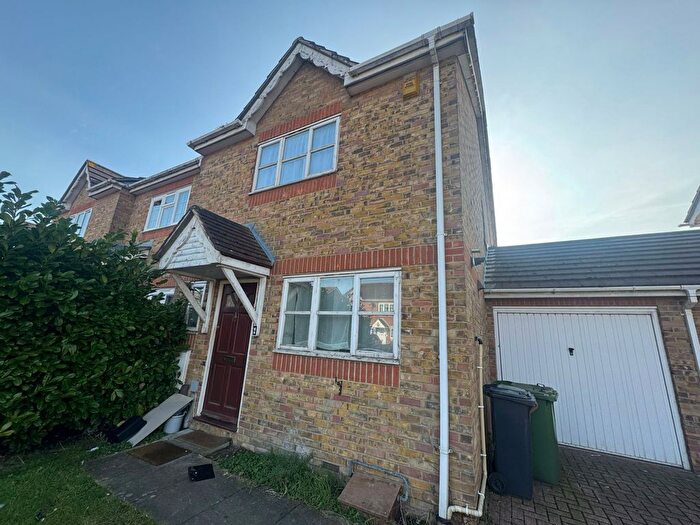 3 Bedroom Semi-Detached House To Rent In Blessing Way, Barking, IG11