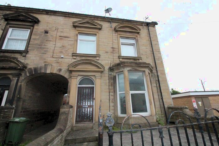 1 Bedroom Flat To Rent In Union Street, Heckmondwike, WF16