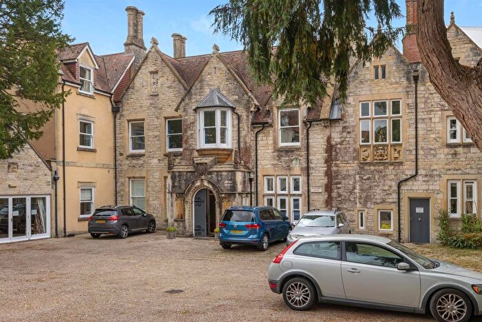 2 Bedroom Flat For Sale In Somerleigh Road, Dorchester, DT1