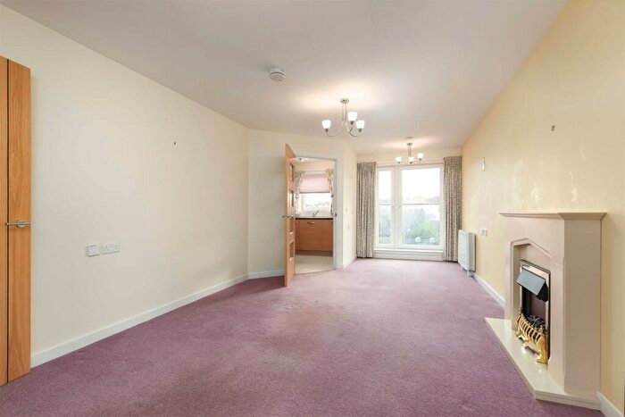 1 Bedroom Flat For Sale In Barnton Grove, Barnton, Edinburgh, EH4