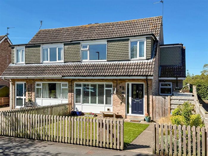 3 Bedroom Semi-Detached House For Sale In Castle Close, Wigginton, York, YO32