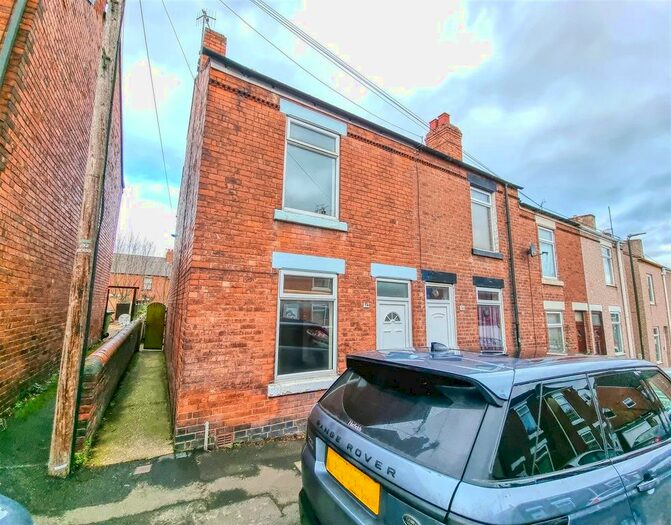 2 Bedroom End Of Terrace House To Rent In Shirland Street, Stone Gravels, Chesterfield, Derbyshire S41
