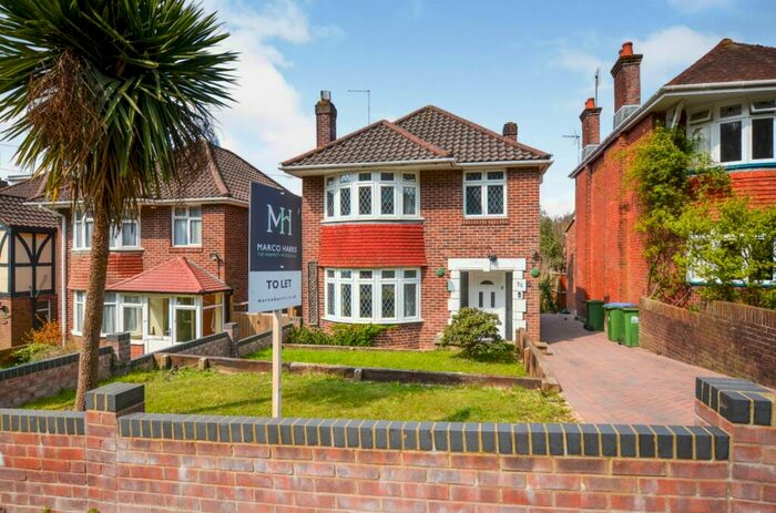 3 Bedroom Detached House To Rent In Rossington Avenue, Southampton, Hampshire, SO18