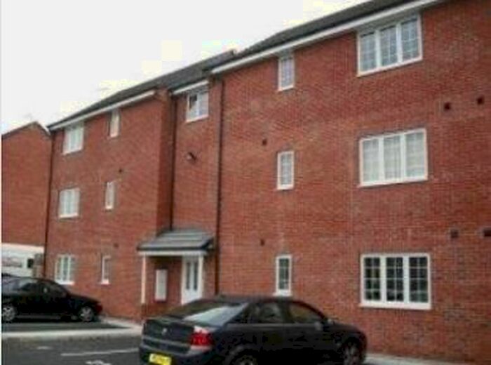 2 Bedroom Flat To Rent In Latimer Close, Widnes, WA8
