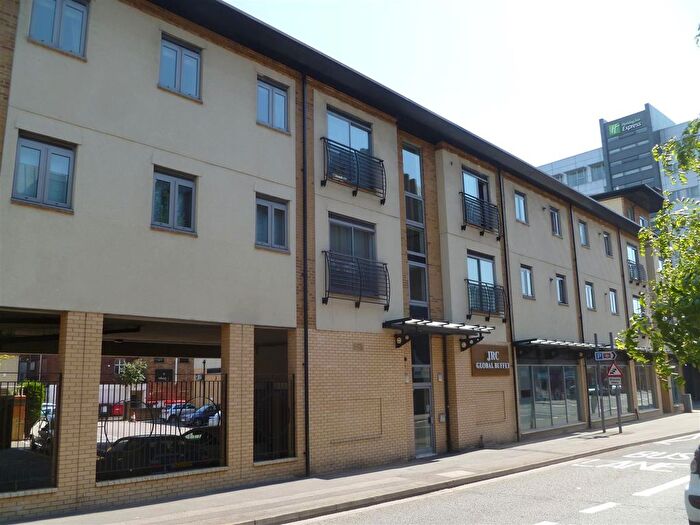 2 Bedroom Flat To Rent In Holbrook Way, Swindon, SN1