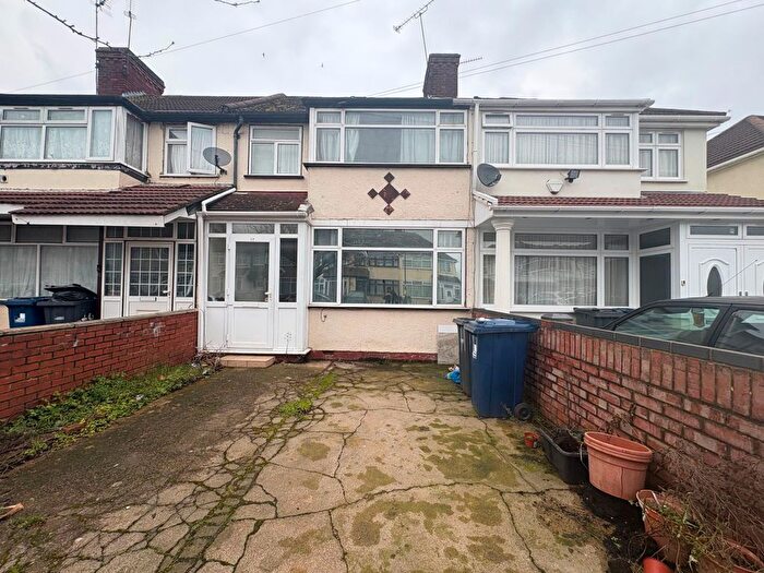 4 Bedroom Terraced House To Rent In Lonsdale Road, Southall, UB2