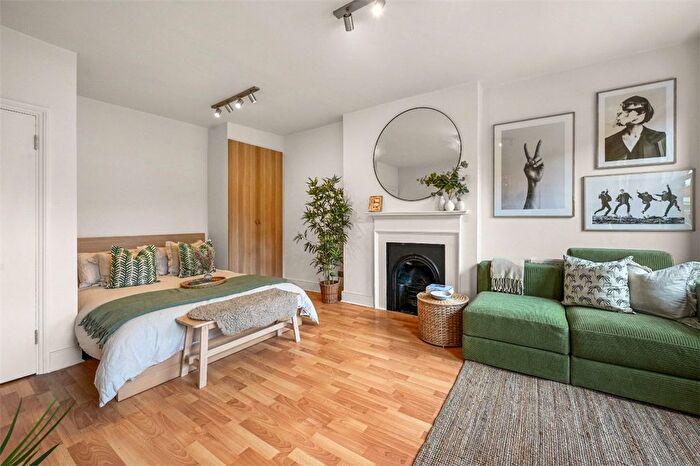 Studio To Rent In Nottingham Place, Marylebone, London, W1U