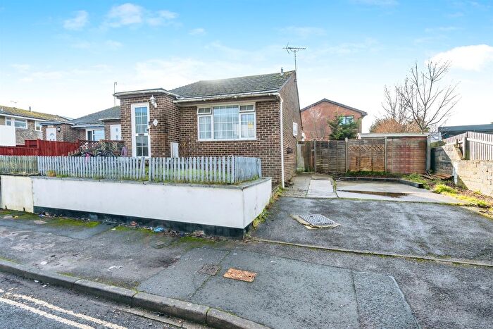 2 Bedroom Terraced Bungalow For Sale In Brooks Lane West, Bognor Regis, PO22