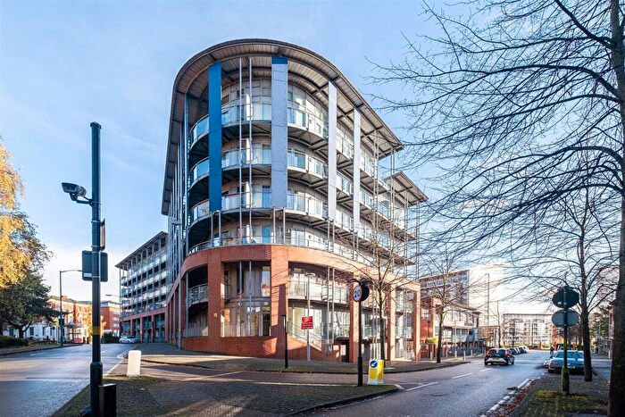 2 Bedroom Apartment For Sale In Wheeleys Lane, Birmingham, B15
