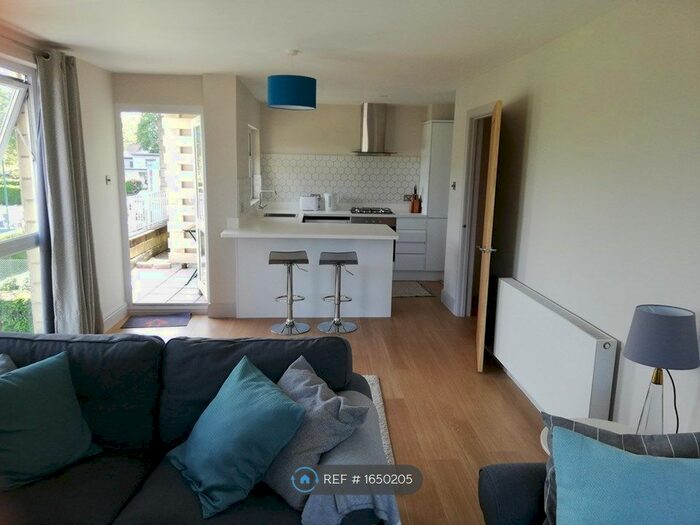 2 Bedroom Flat To Rent In St. Oswalds Court, Bristol, BS6