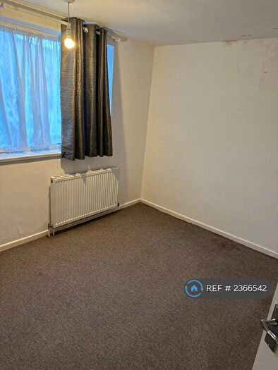 2 Bedroom Flat To Rent In Brendon Avenue, Luton, LU2