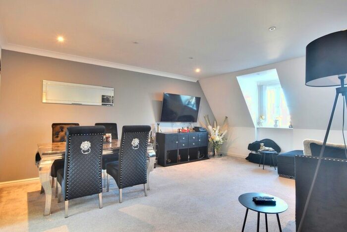 2 Bedroom Flat To Rent In Brignall Place, Dunmow, CM6