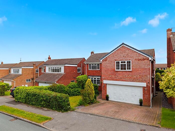 4 Bedroom Detached House For Sale In Chartwell Avenue, Wingerworth, S42