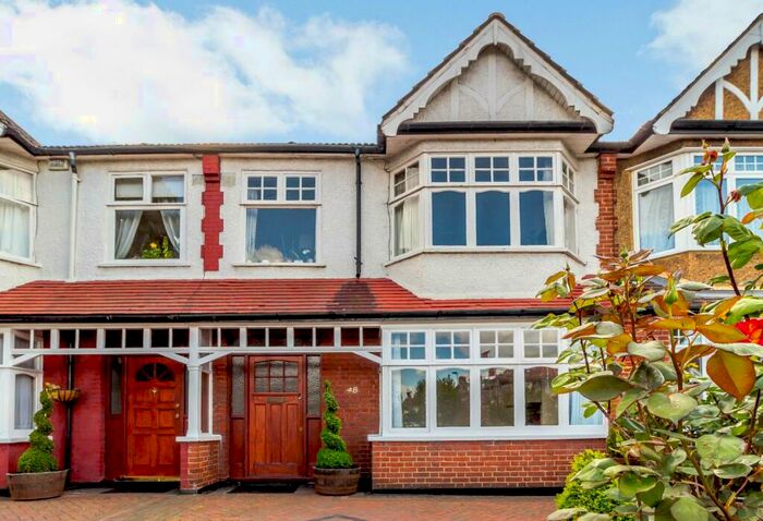 2 Bedroom Flat To Rent In Ridge Road, London, N21