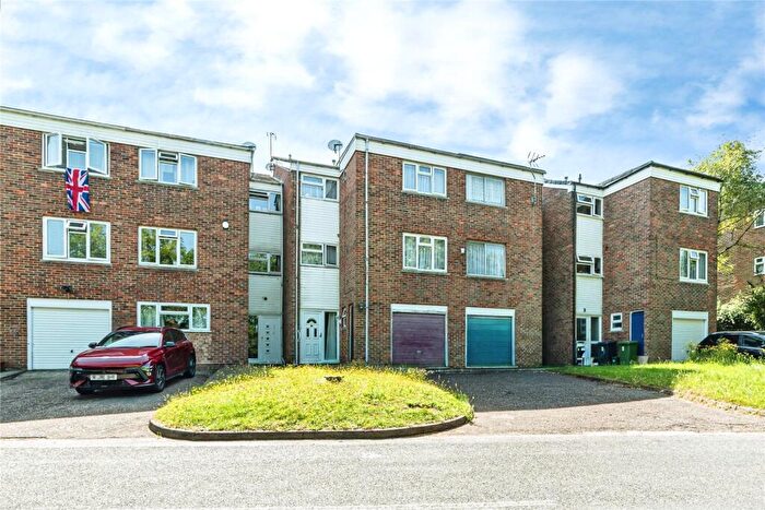 4 Bedroom Town House For Sale In Shakespeare Road, Basingstoke, Hampshire, RG24
