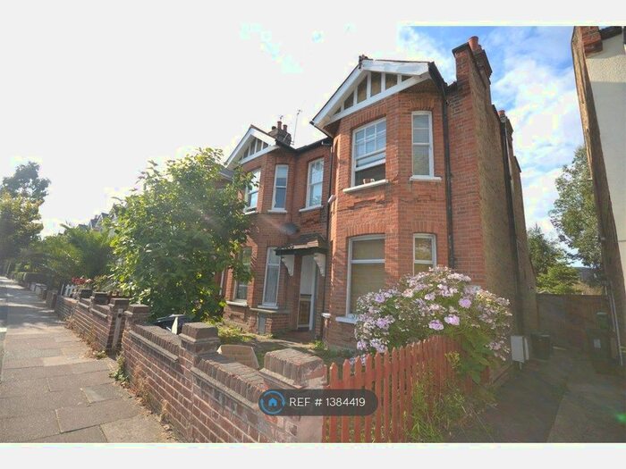 2 Bedroom Maisonette To Rent In Cromwell Road, London, SW19