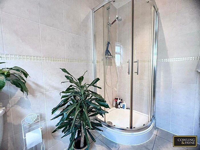 3 Bedroom End Of Terrace House For Sale In Station Avenue, Wickford, SS11