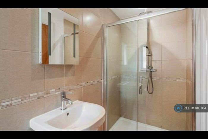 5 Bedroom Detached House To Rent In St. Bernards Road, Solihull, B92