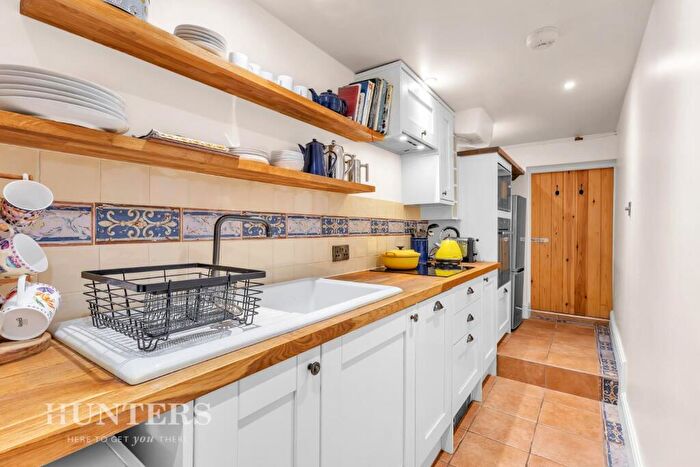 1 Bedroom Flat For Sale In Huddersfield Road, Delph, Saddleworth, OL3