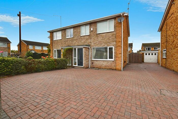 3 Bedroom Semi Detached House For Sale In Paxdale, Hull, HU7