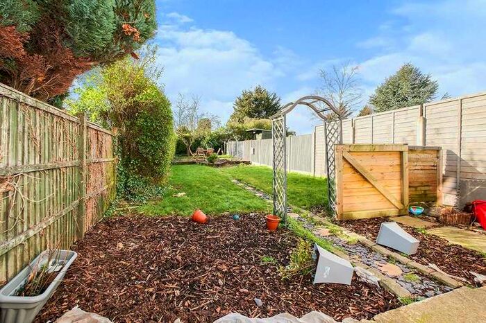 3 Bedroom Semi-Detached House To Rent In Gateford Road, Worksop, Nottinghamshire, S81