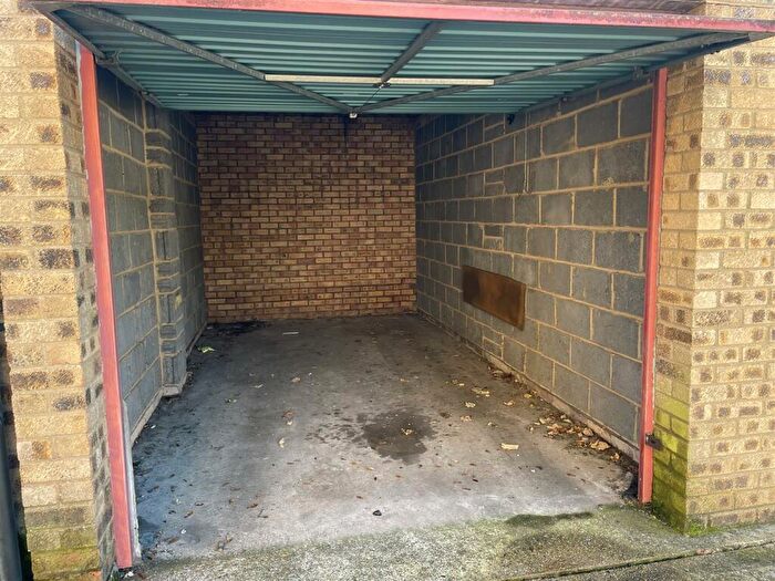 Garage / Parking To Rent In Milton Road, Gravesend, DA12