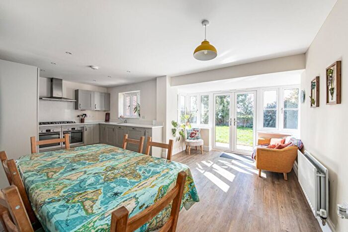 4 Bedroom Detached House For Sale In Milbank Way, Steventon, OX13